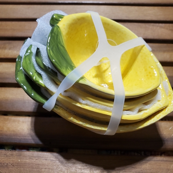 🍋Lemon Shape 4 Piece Ceramic Measuring Cups & 4 Piece Measuring Spoons Set. - Picture 4 of 12